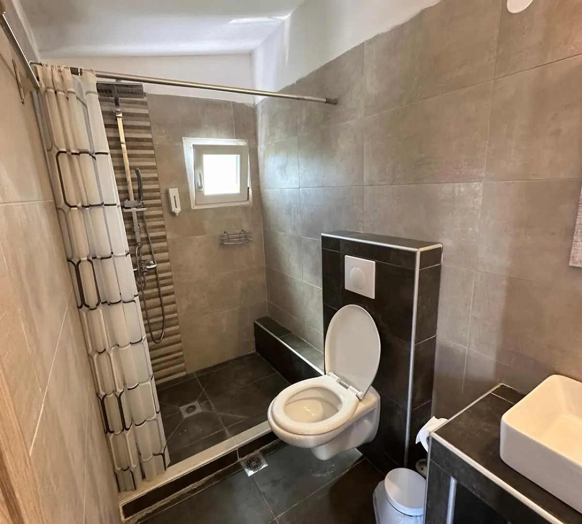 F & R Villa Room No 5 Peraía 0*,  اليونان